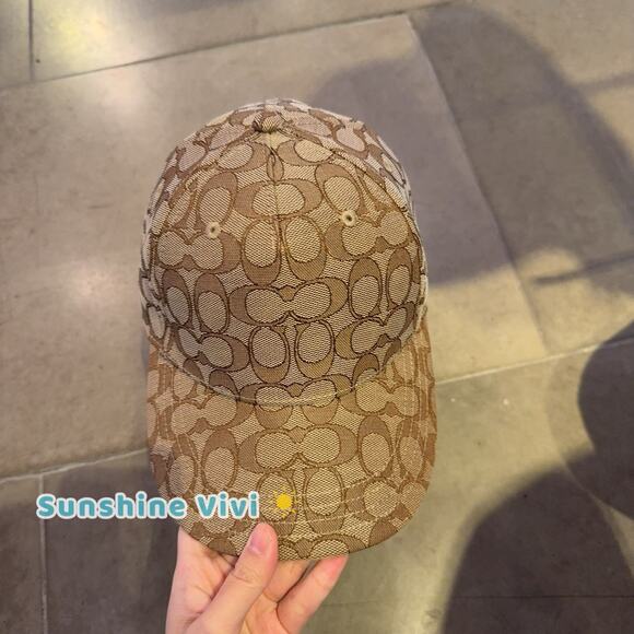 NWT COACH Baseball Hat Khaki Jacquard SIGNATURE C Leather Strap CW766 M/L - Picture 1 of 7